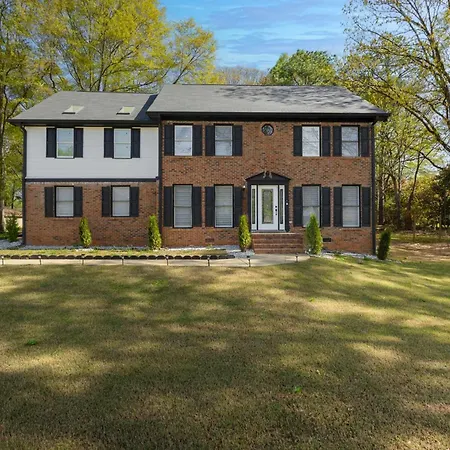 Big Modern Family Home On 1 Acre Land W Firepit & Grill